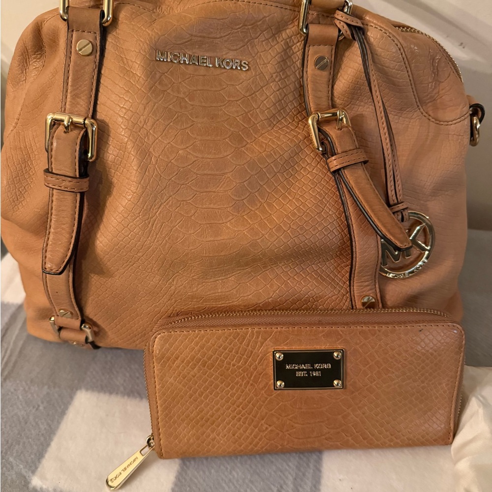 2000’s Michael Kors Tan Shoulder Bag with Gold Hardware